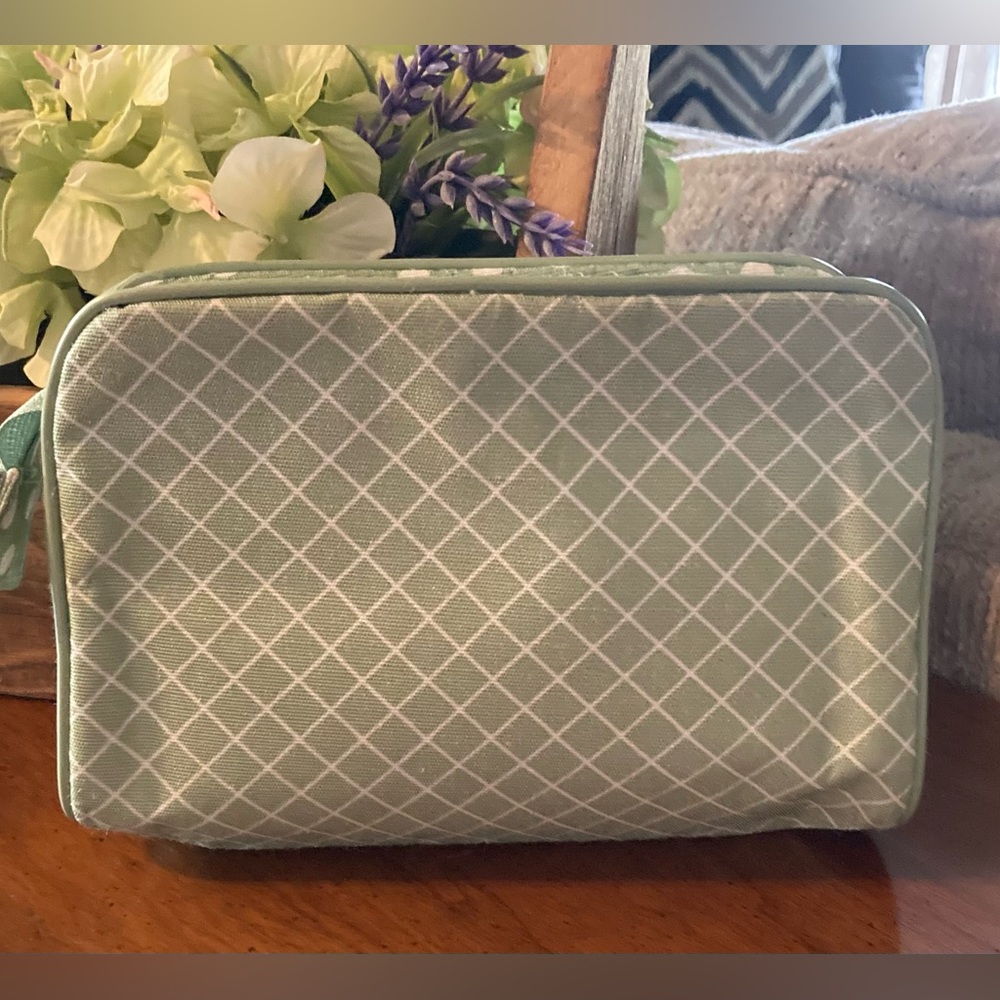 EUC Clinique cosmetic bag